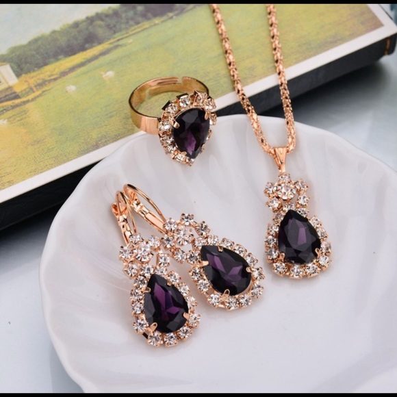 Necklace and earring set - Picture 3 of 3